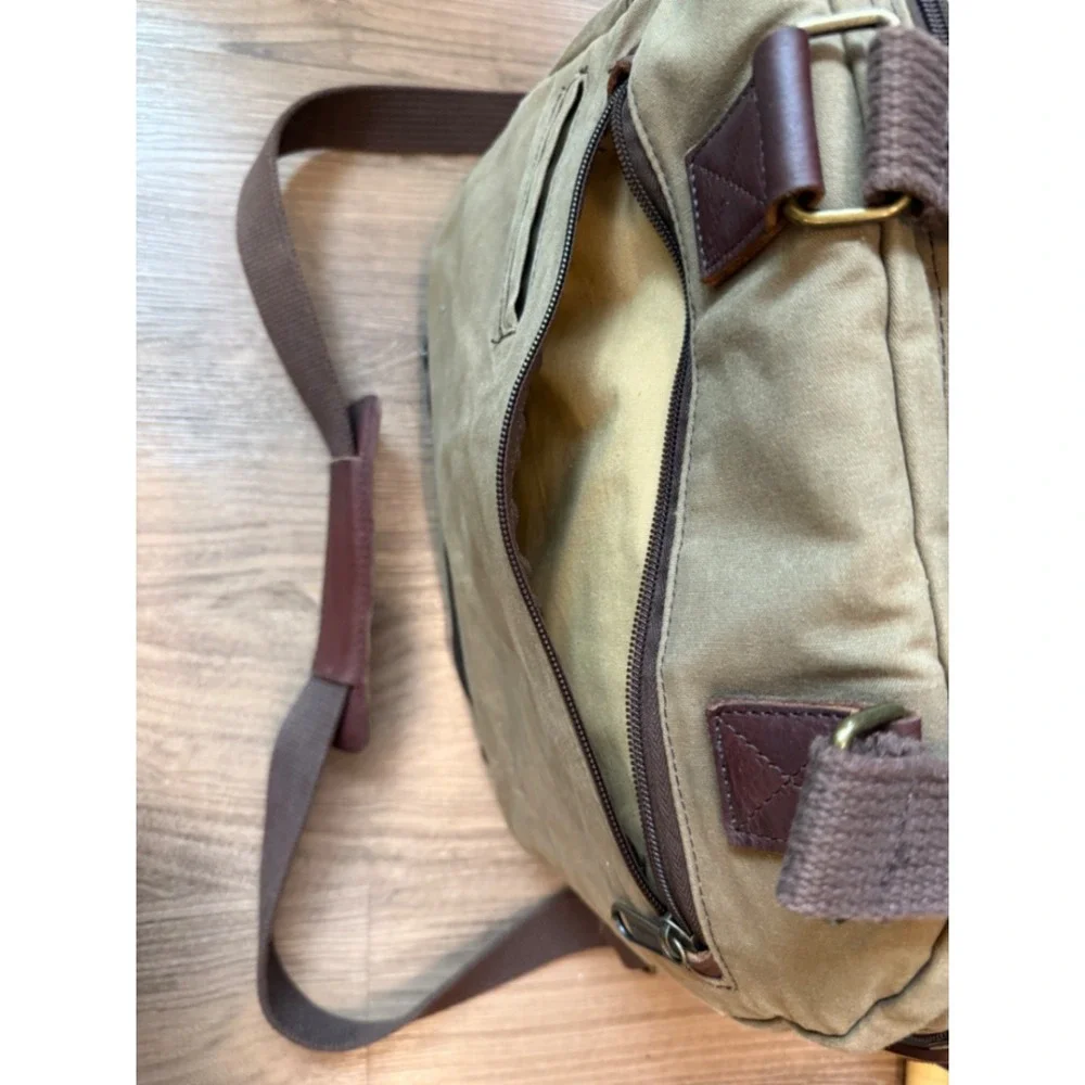 Duluth Trading Co Khaki Oilcloth Canvas Leather Trim Messenger Laptop Bag Field